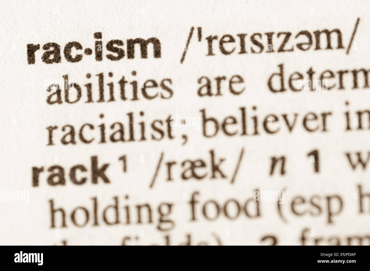 Definizione della parola razzismo nel dizionario Foto Stock