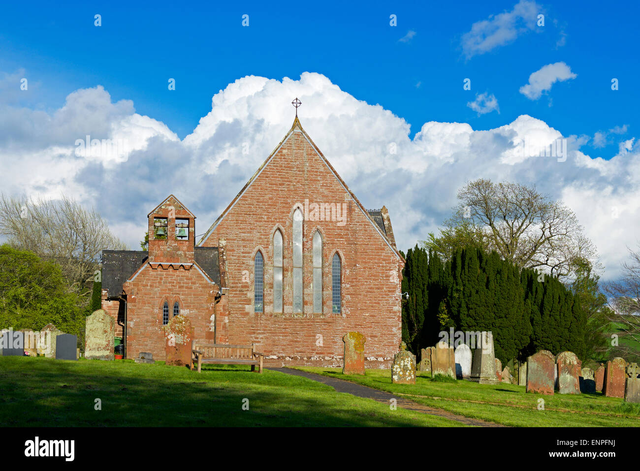 La chiesa di San Michele e Tutti gli Angeli, Ainstable, Eden Valley, Cumbria, England Regno Unito Foto Stock