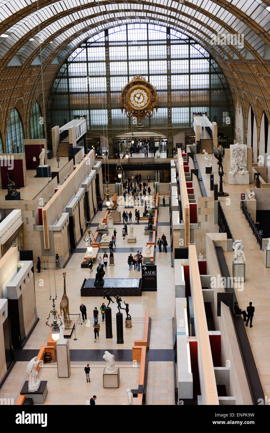 Interno del Musee d'Orsay, un ex stazione ferroviaria. Foto Stock