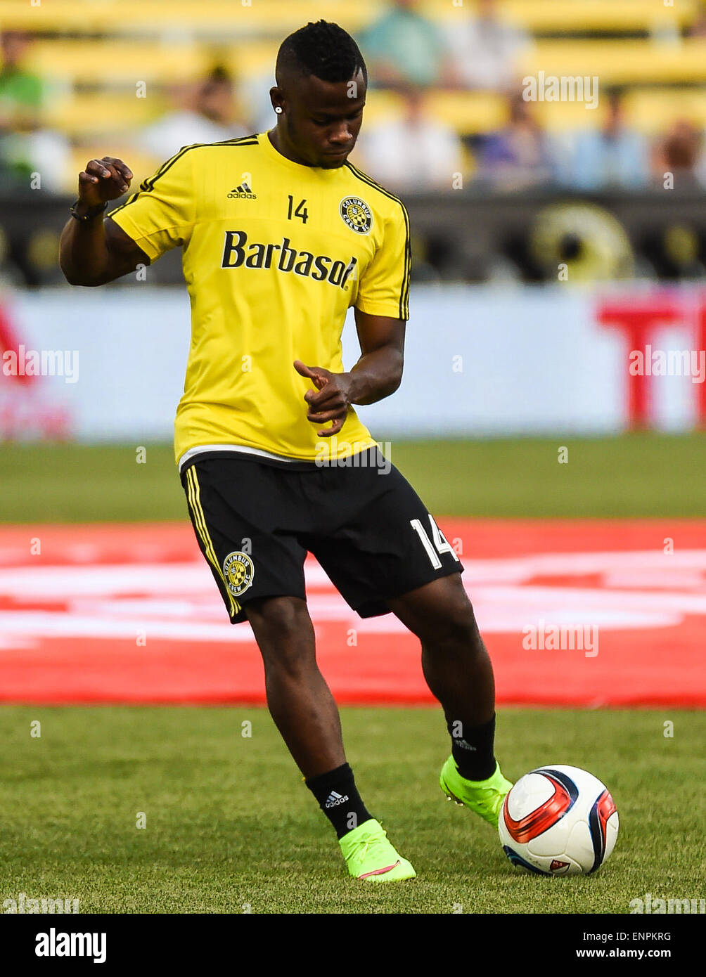 Columbus Crew defender Waylon Francesco (14) si riscalda durante una stagione regolare corrispondenza tra Columbus Crew SC e sirene di Seattle FC a Mapfre Stadium di Columbus, OH. Foto Stock