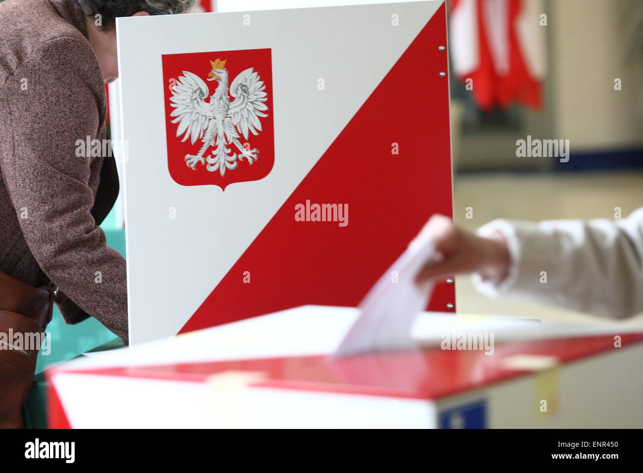 Sopot, Polonia 10th, maggio 2015 Sopot cittadini votare nelle elezioni Presidental. I seggi elettorali saranno aperti a 9 p.m. Foto Stock