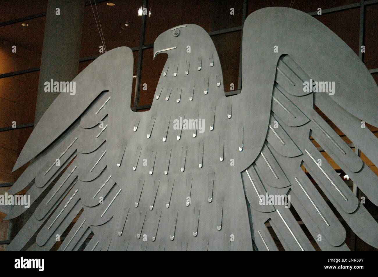 Gennaio 2001 - Berlino: il 'Bundesadler' (aquila federale) nel Bundestag (parlamento tedesco), edificio reichstags, Berlino. Foto Stock