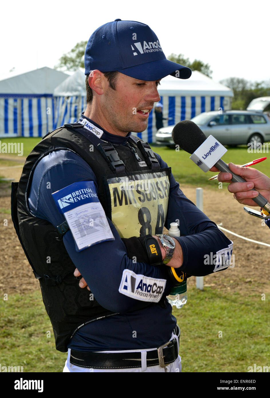 Jonathan Paget al termine del cross country evento presso la Mitsubishi Motors Badminton Horse Trials 2015, Badminton, Gloucestershire Foto Stock