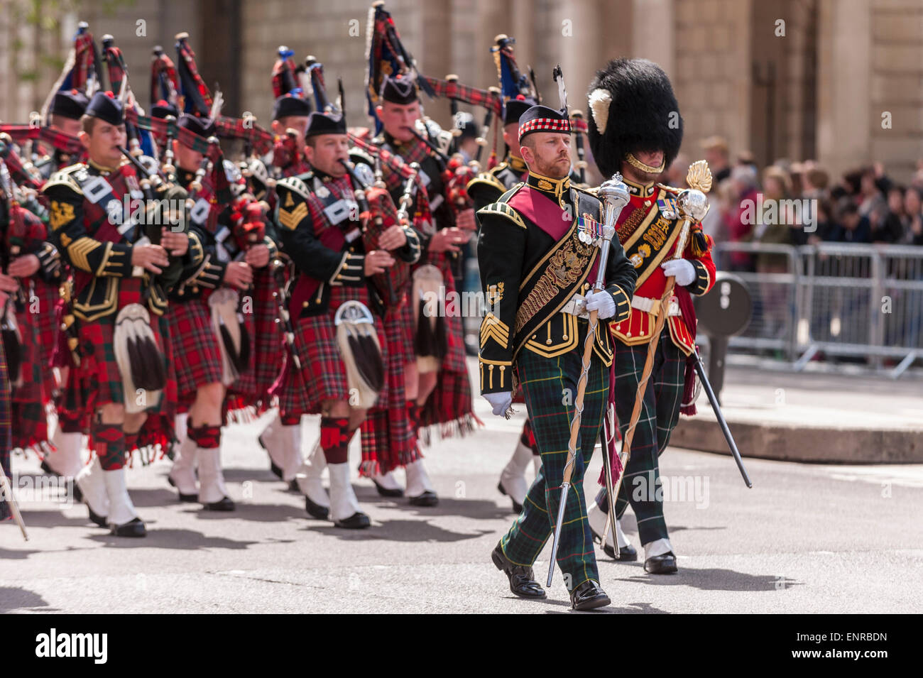 Londra, Regno Unito. Il 10 maggio 2015. Unire i soldati veterani di guerra in una sfilata verso il basso Whitehall come parte del giorno ve, settantesimo anniversario. Credito: Stephen Chung / Alamy Live News Foto Stock