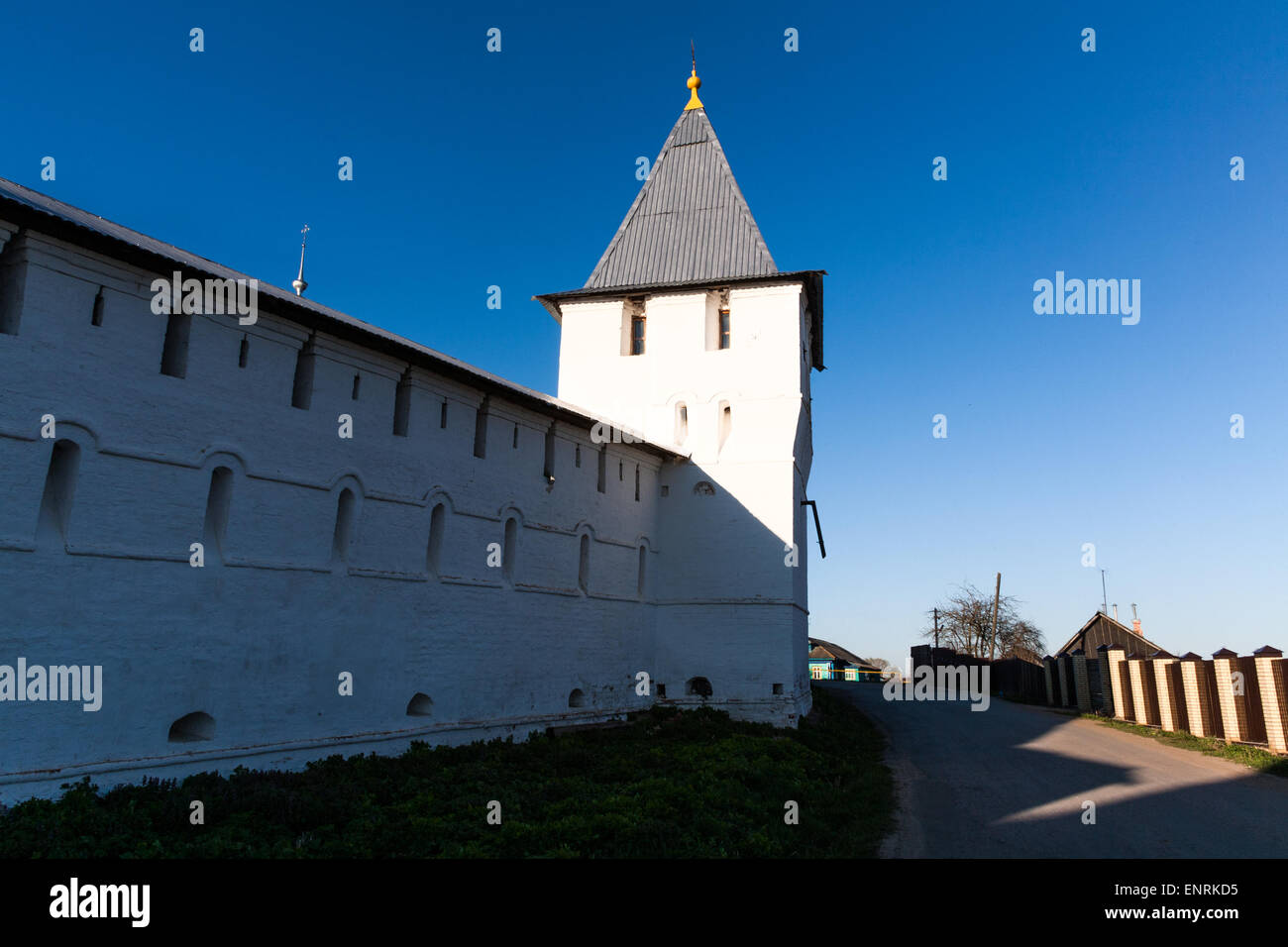 Le mura del monastero e torri Foto Stock