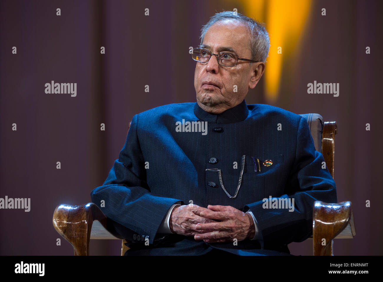 Mosca, Russia. Il 10 maggio, 2015. Presidente indiano Pranab Mukherjee durante la cerimonia di apertura del Festival della cultura indiana "Namaste" la Russia a Mosca, Russia Credito: Nikolay Vinokurov/Alamy Live News Foto Stock