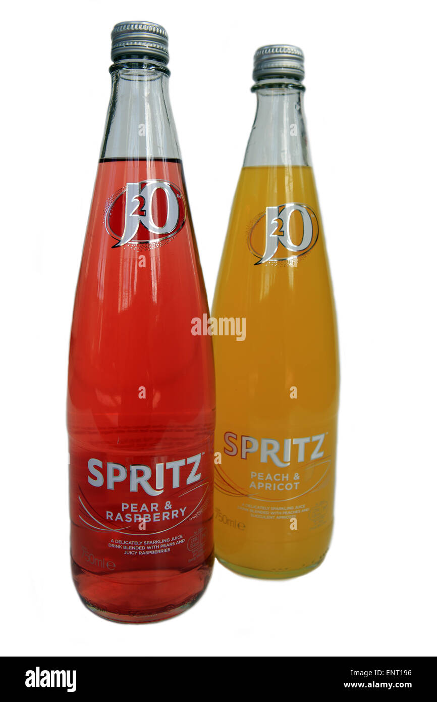 J20 Spritz - Bottiglia di pera e di lamponi e di pesche e albicocche bevande Foto Stock