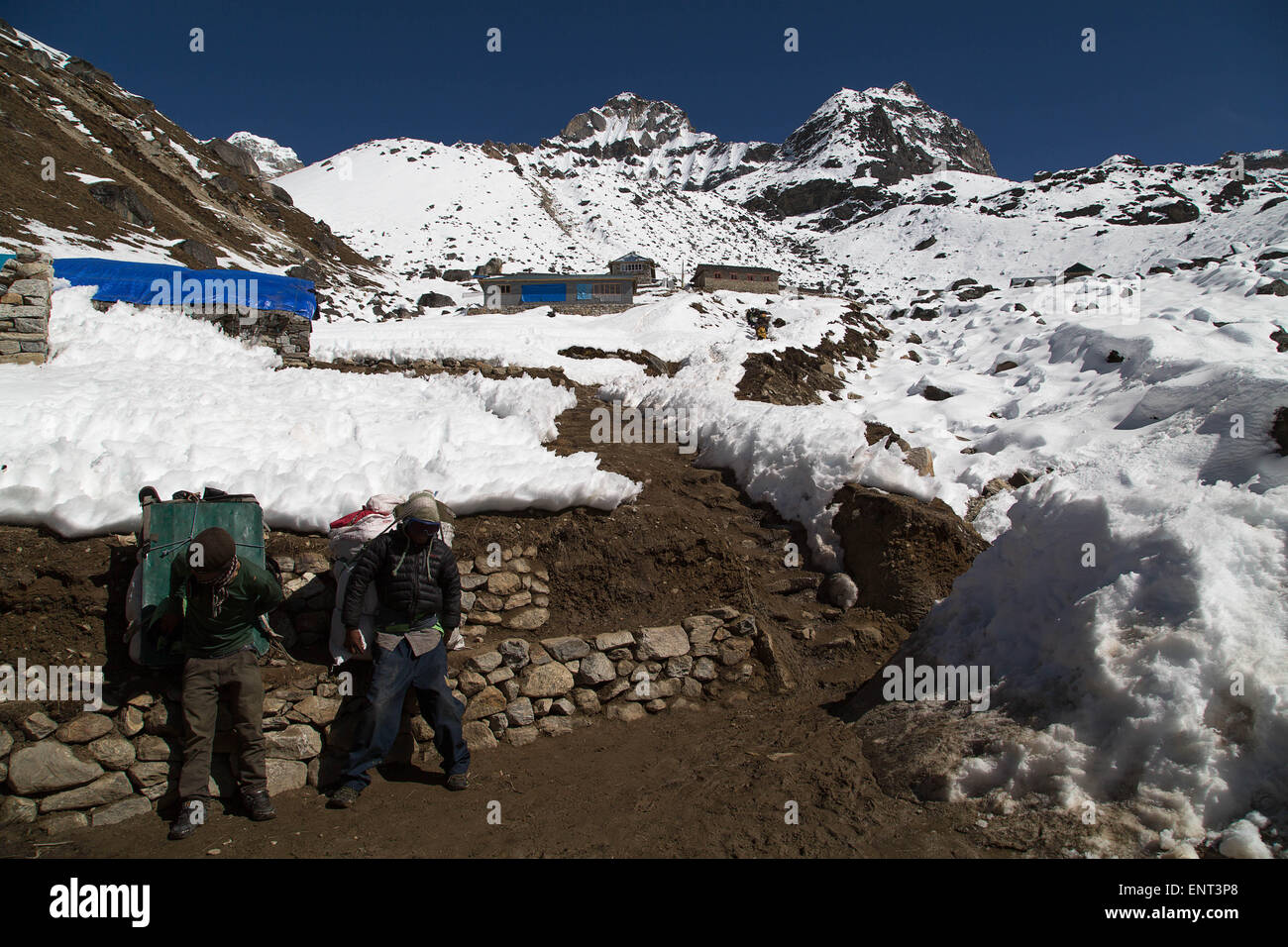 Facchini resto, Kare Camp, Mera Peak, Nepal Foto Stock