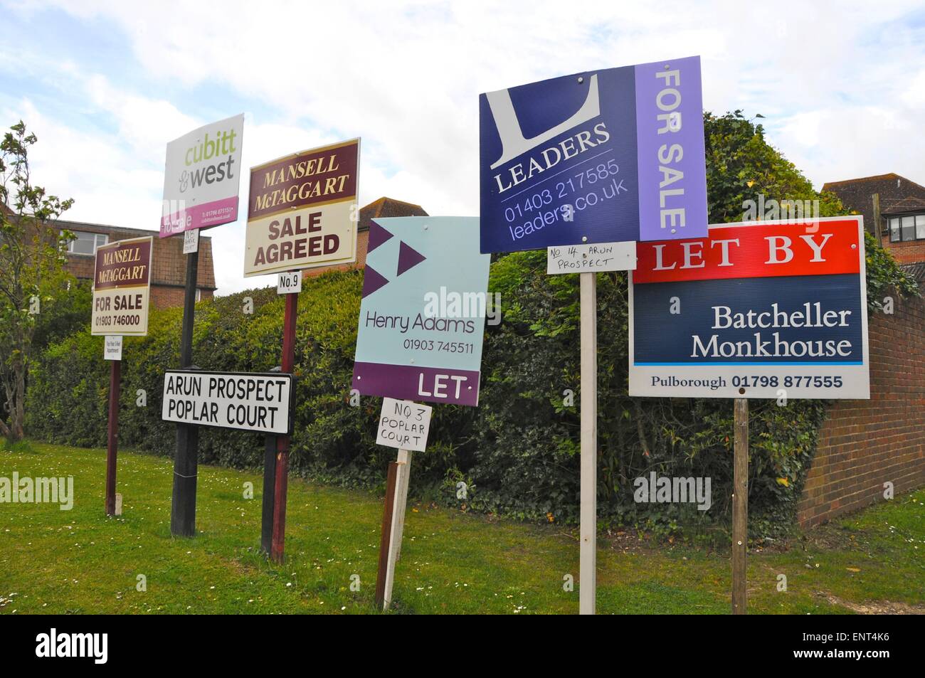 Agente immobiliare agenti vendita e lasciare commissioni Foto Stock