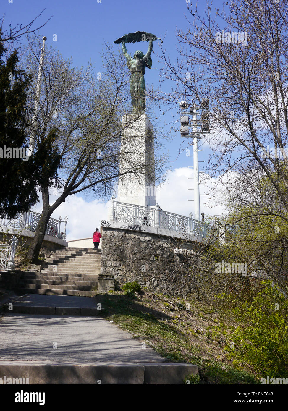 Statua della Libertà sulla sommità del monte Gellert nella parte anteriore della cittadella nel quartiere Buda, Budapest, Ungheria Foto Stock