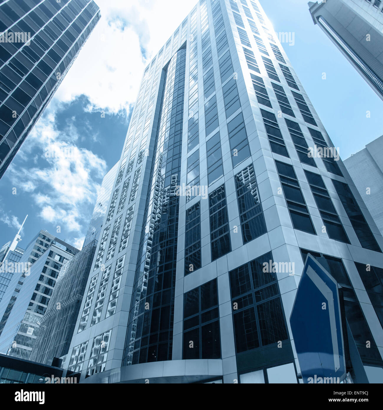 Grattacieli nel centro della citta'. Le tonalità blu Foto Stock