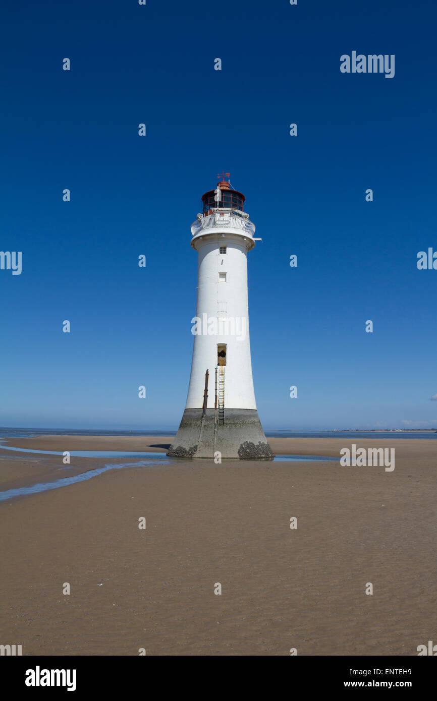 New Brighton faro sulla spiaggia, Wallasey, Wirral, Merseyside England, Regno Unito Foto Stock