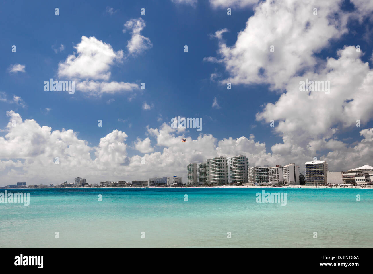Spiaggia caraibica vista, Cancun, Messico Foto Stock
