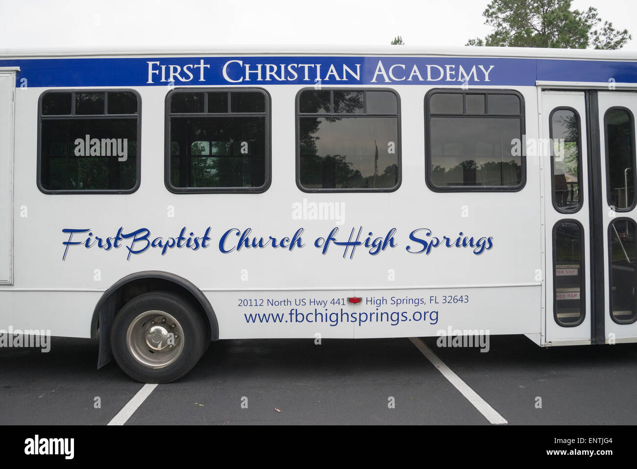 Scuola cristiana bus per la prima chiesa battista di alta Springs, in Florida. Foto Stock
