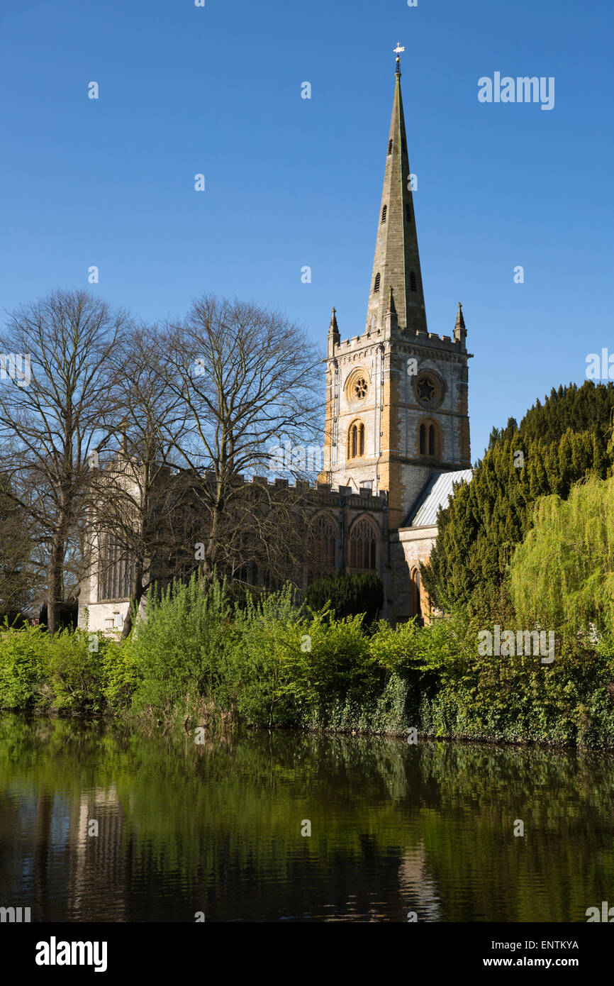 Chiesa della Santa Trinità (Shakespeare luogo di sepoltura) sul fiume Avon, Stratford-upon-Avon, Warwickshire, Inghilterra, Regno Unito Foto Stock