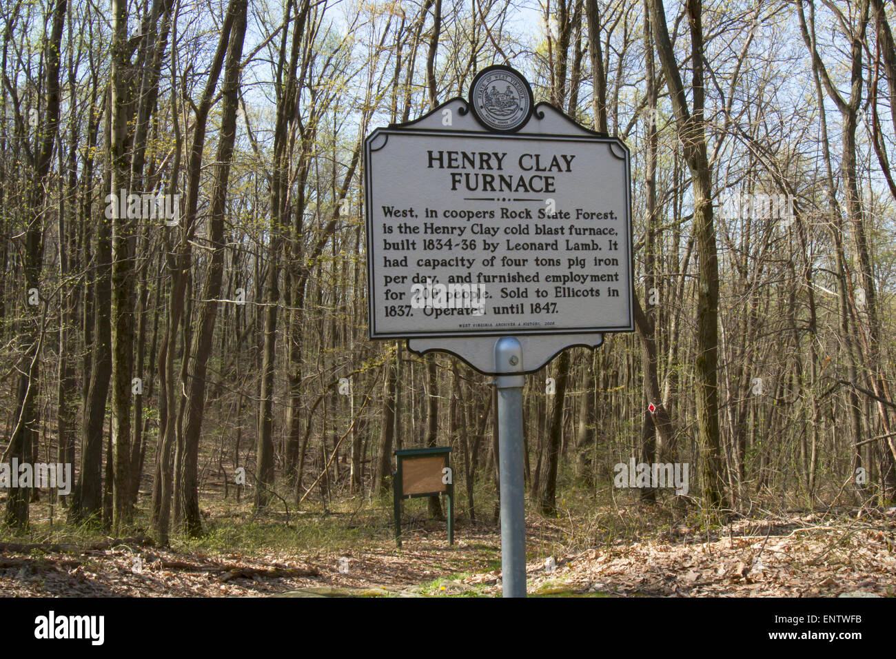 Coopers Rock State Forest, WV, Stati Uniti d'America - 4 Maggio 2015: segno per Henry Clay forno in Coopers Rock Forestale dello Stato. Foto Stock