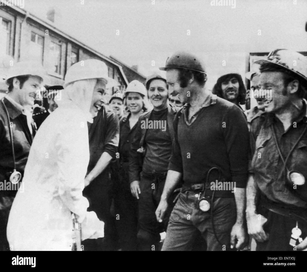 La regina visita Silverwood Colliery, vicino a Rotherham, South Yorkshire. Il 31 luglio 1975. Foto Stock