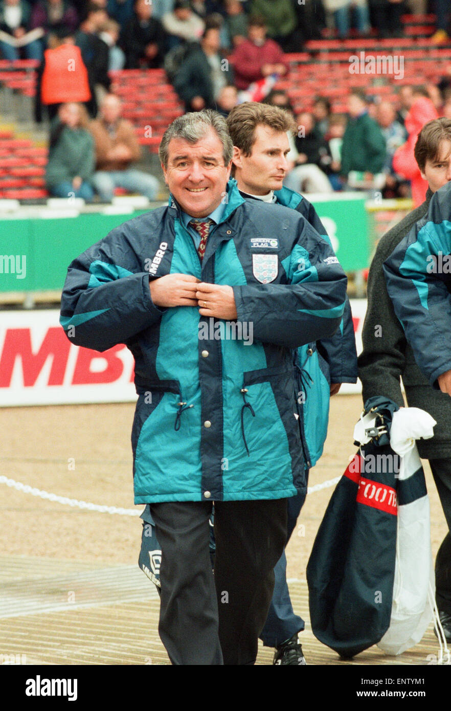 Inghilterra manager Terry Venables tbefore il suo lato di corrispondenza internazionale contro l'Ungheria allo Stadio di Wembley. Il 18 maggio 1996. Foto Stock