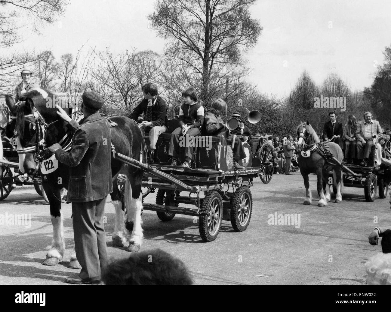 Il cablaggio di Londra sfilata di cavalli in Regents Park. 122 le pannocchie gallese Binn e Londra Carrello inseriti da J. Welsh di Peckham e n. 95. Beckton Brandy Snap pilotato da T. Truder visto qui all'inizio della sfilata. Xvi Aprill 1979 Foto Stock
