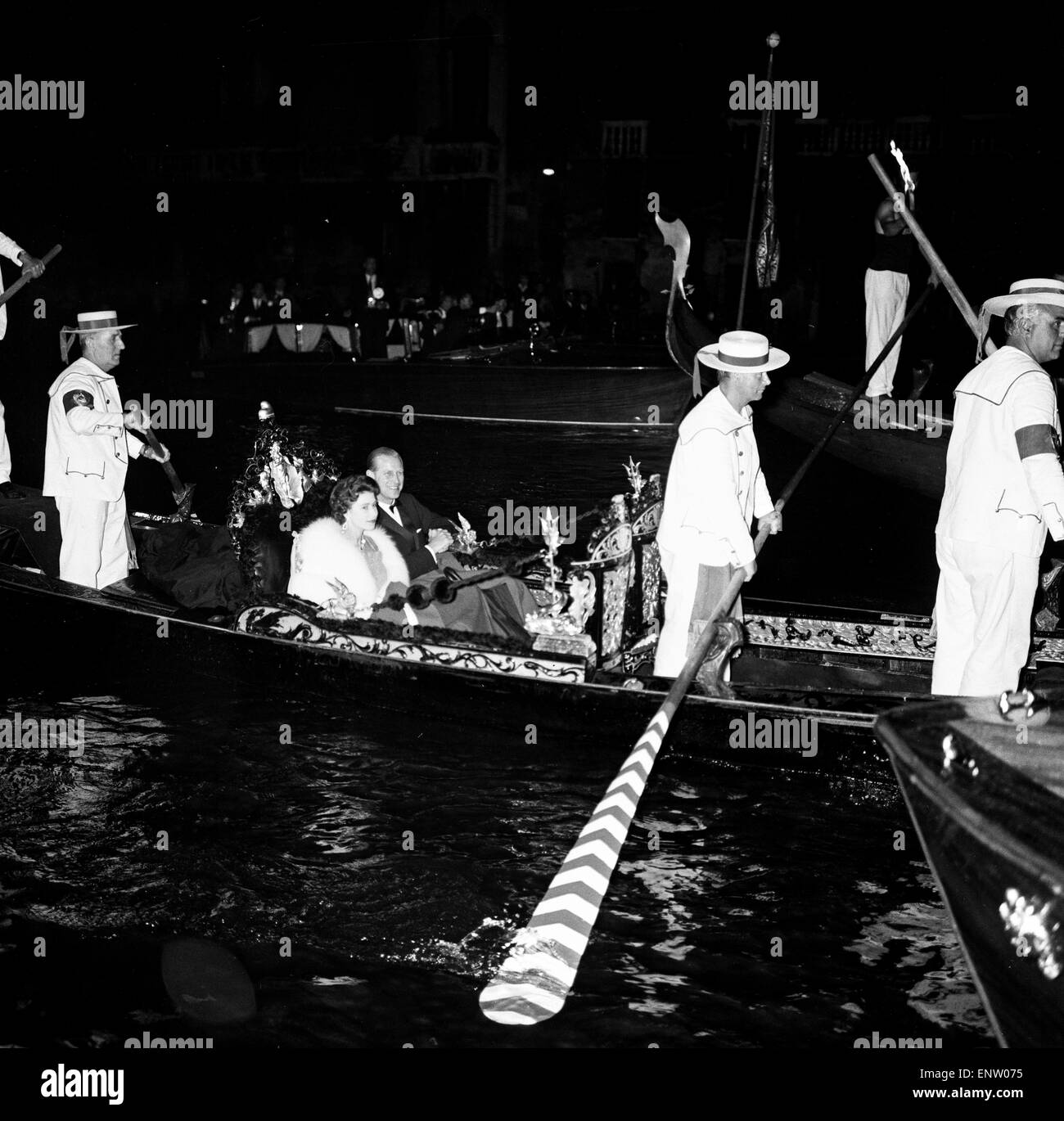 La regina e il Duca di Edimburgo a Venezia in Gondola. 8 maggio 1961. Foto Stock