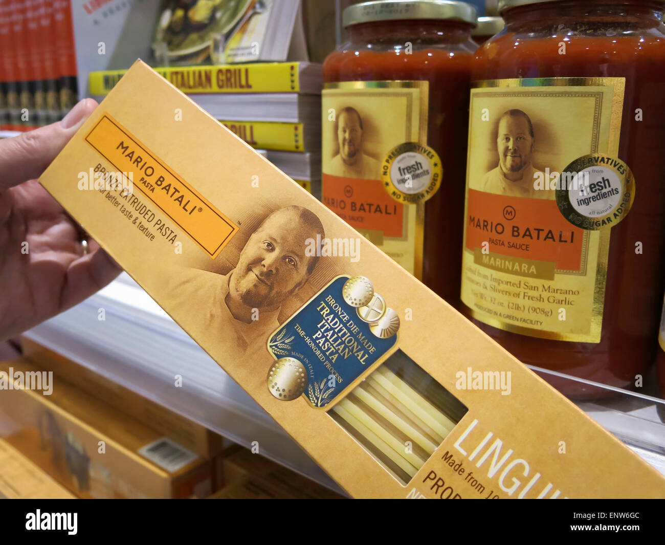 Mario Batali i prodotti di pasta, Eataly Marketplace italiani, NYC Foto Stock