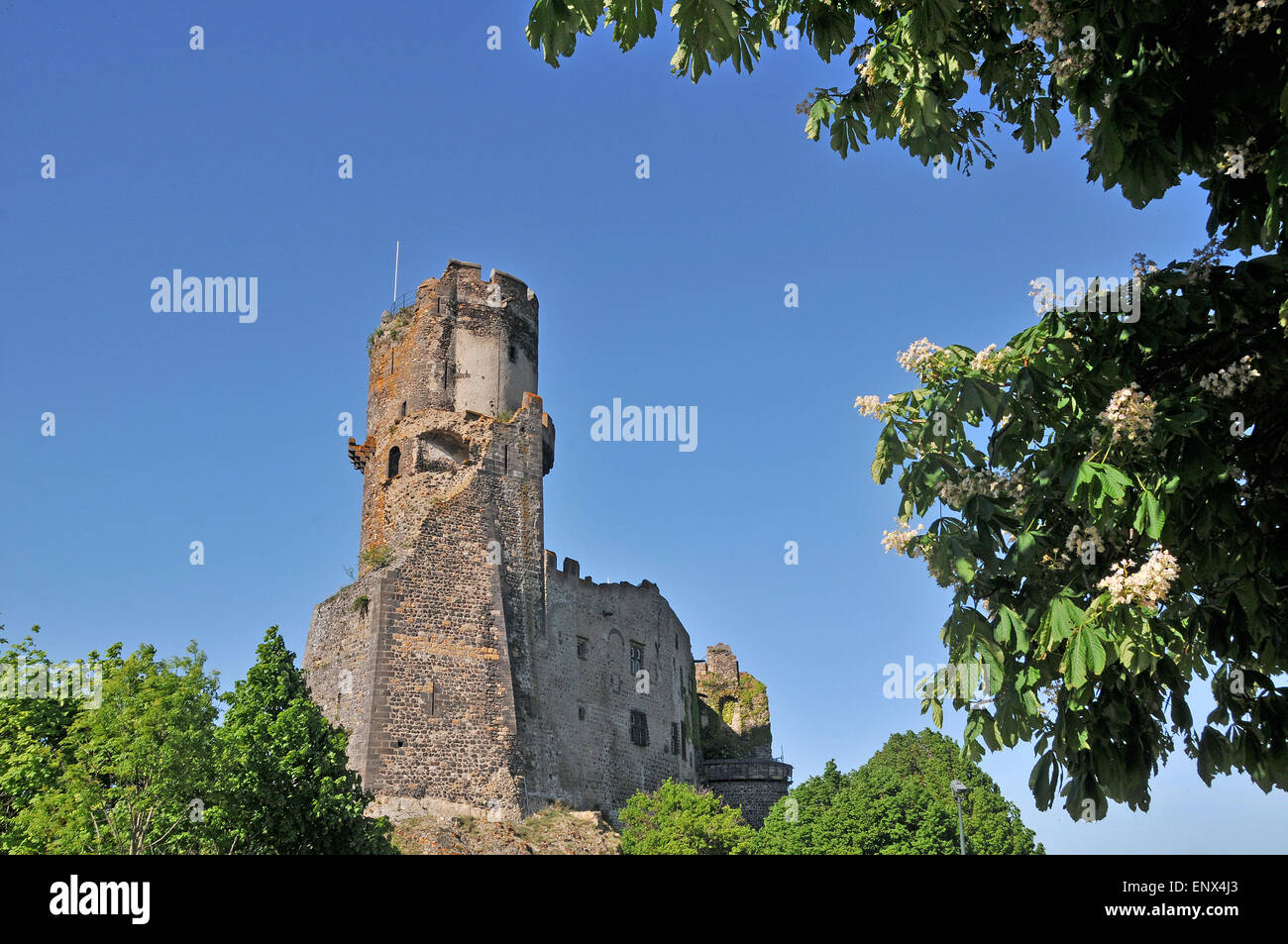 Il castello medievale fortificato di Tournoel Volvic Puy-de-Dome Auvergne Dipartimento del Massiccio Centrale della Francia Foto Stock