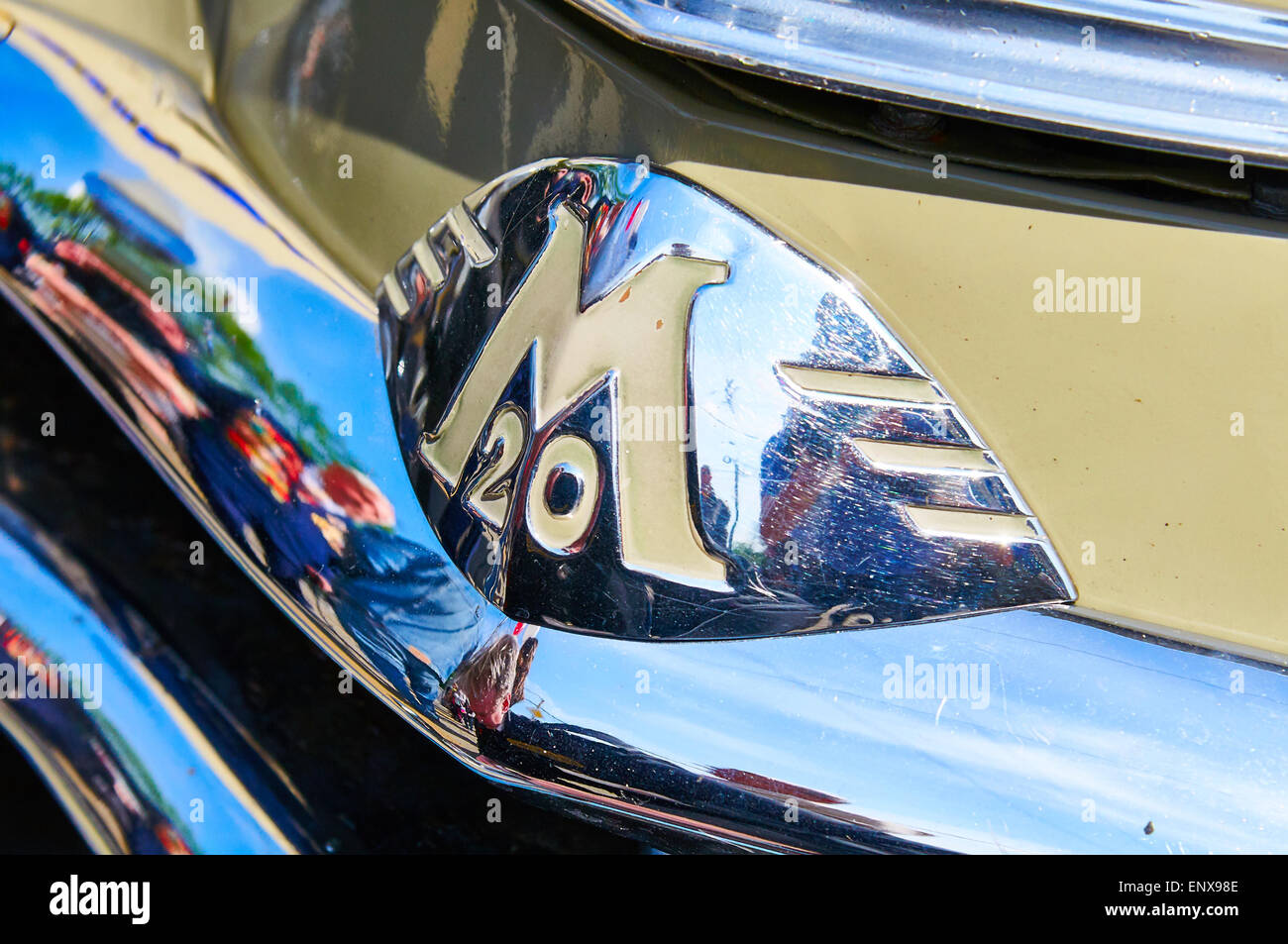 KALININGRAD, Russia - 9 Maggio 2015: emblema di russo auto retrò Pobeda GAZ M-20 Foto Stock
