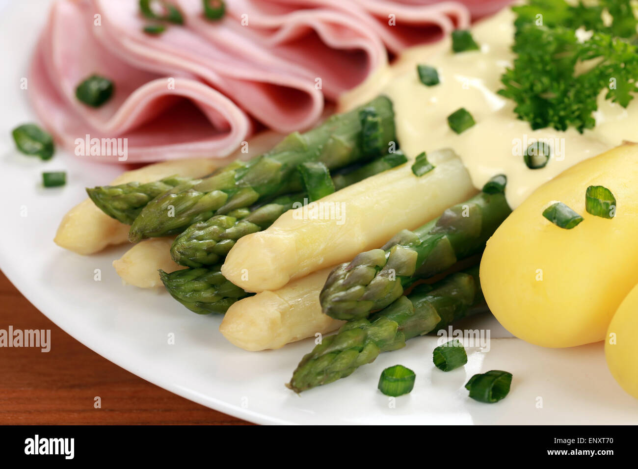 Spargel Gekochter Schinken mit Foto Stock