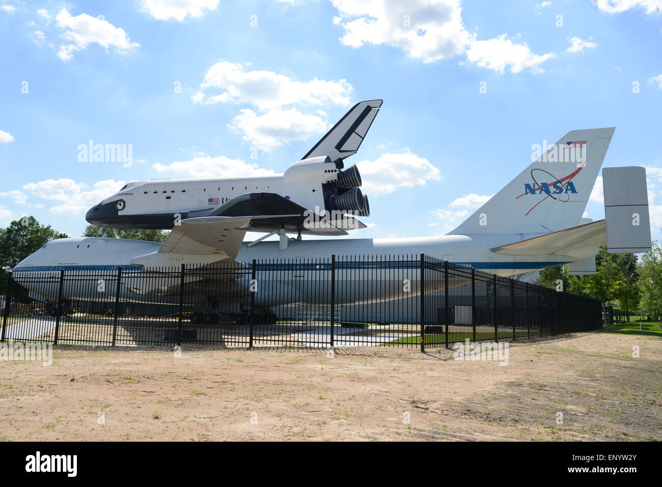Space Shuttle indipendenza replica ora siede in cima al Boeing 747, un vettore navetta aeromobile a Space Center Houston, Texas, Stati Uniti d'America. Foto Stock