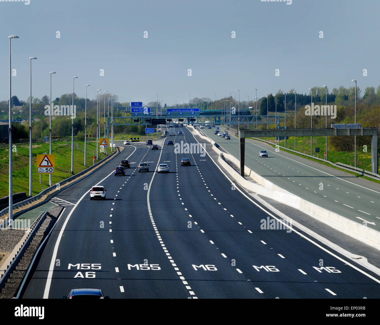 Barriera di sicurezza centrale di prenotazione autostrada Foto Stock