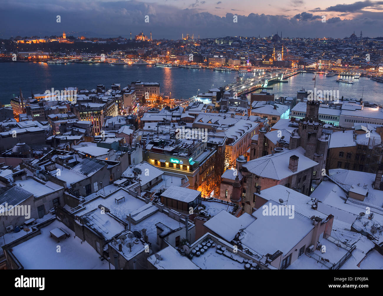 Eminonu dalla Torre di Galata in inverno Foto Stock