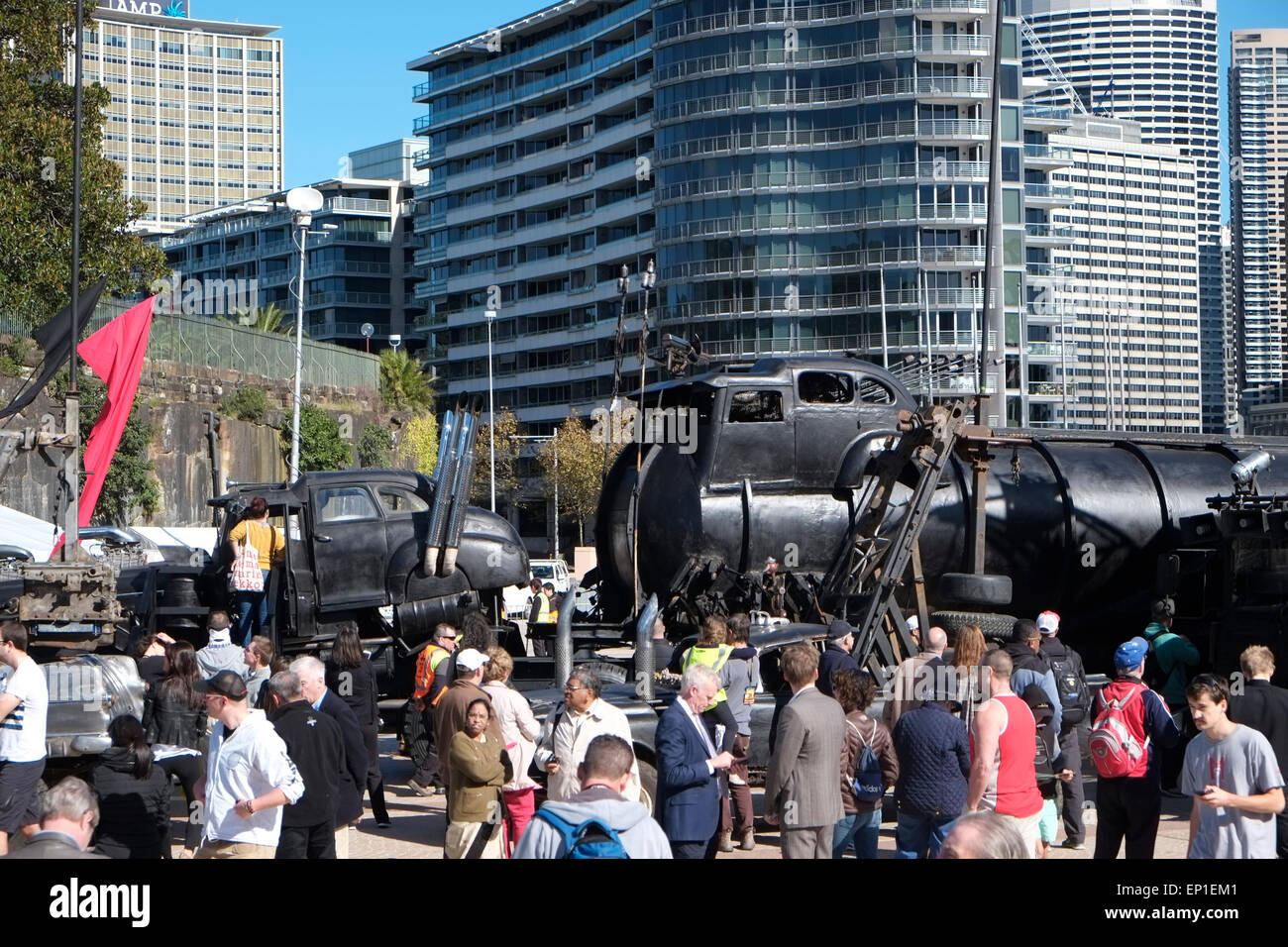 Sydney, Australia. 13 Maggio, 2015. Mad Max Fury Road da George Miller è venuto a Sydney per il film premiere e mettere su un promo a Circular Quay Foto Stock