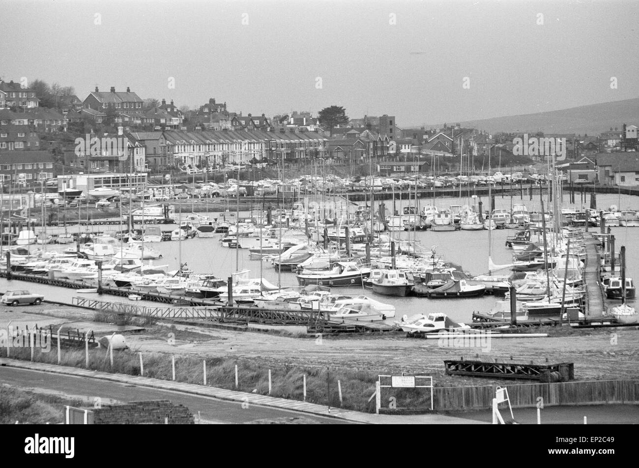 Costa sud porto di Newhaven dove la polizia è stata condotta una ricerca dopo il green Ford Corsair - utilizzato da Lord Lucan - è stato trovato 11 novembre 1974. Richard John Bingham settimo conte di Lucan popolarmente noto come Signore Lucan era inglese peer che sono scomparsi nelle prime ore del 8 novembre 1974 dopo l omicidio di Sandra Rivett dei suoi bambini nanny la sera precedente. Non vi è stata verificata l'avvistamento di lui da allora. Il 19 giugno 1975 un' inchiesta giuria nominata Lucan come l'assassino di Sandra Rivett. Egli era presunto defunto nelle camere il 11 dicembre 1992 e dichiarato legalmente morto in ottobre 1999. Foto Stock