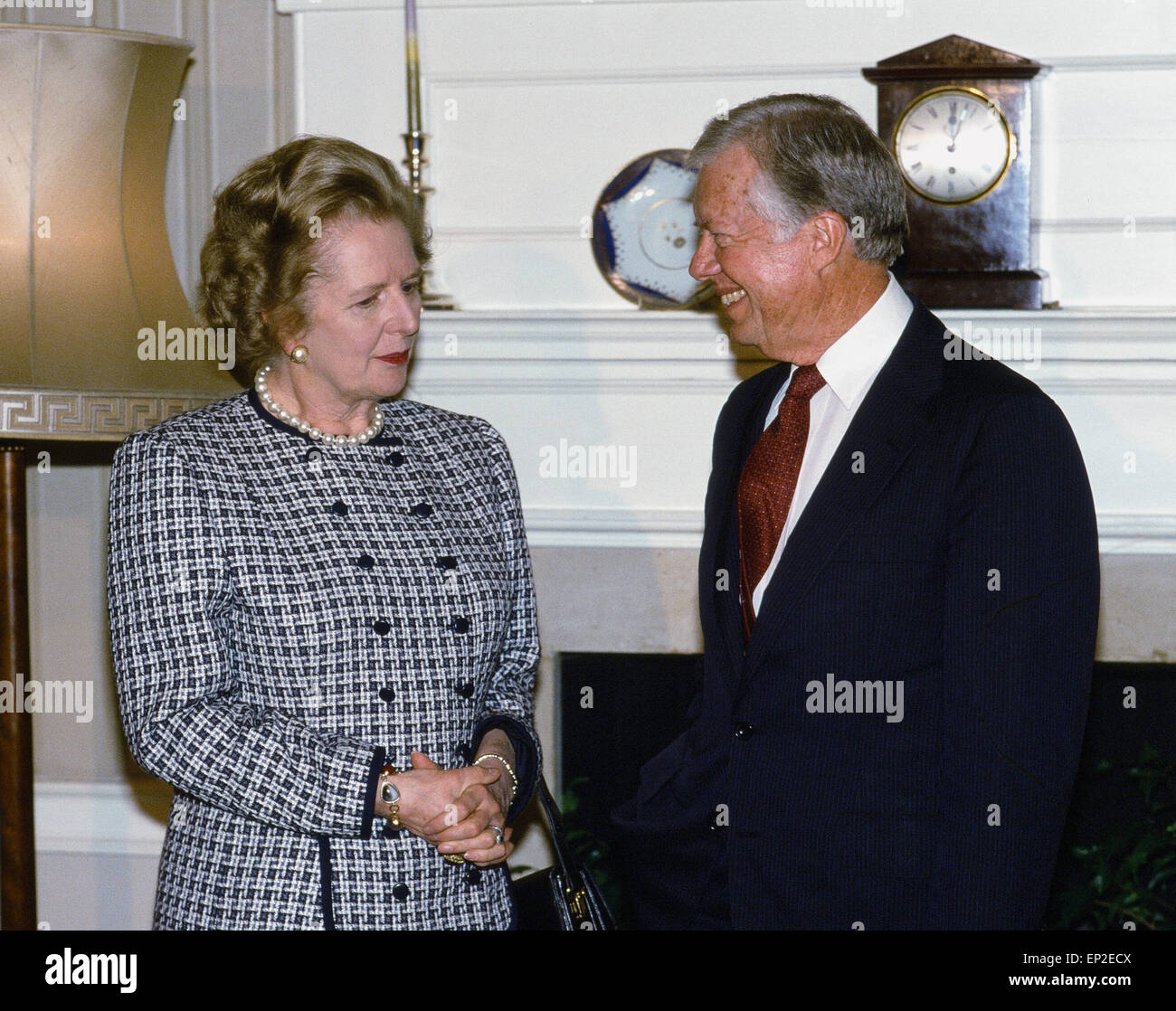 Margaret Thatcher PM ed ex Presidente statunitense Jimmy Carter, nella foto insieme a 10 Downing Street, Londra, 19 giugno 1987. Foto Stock