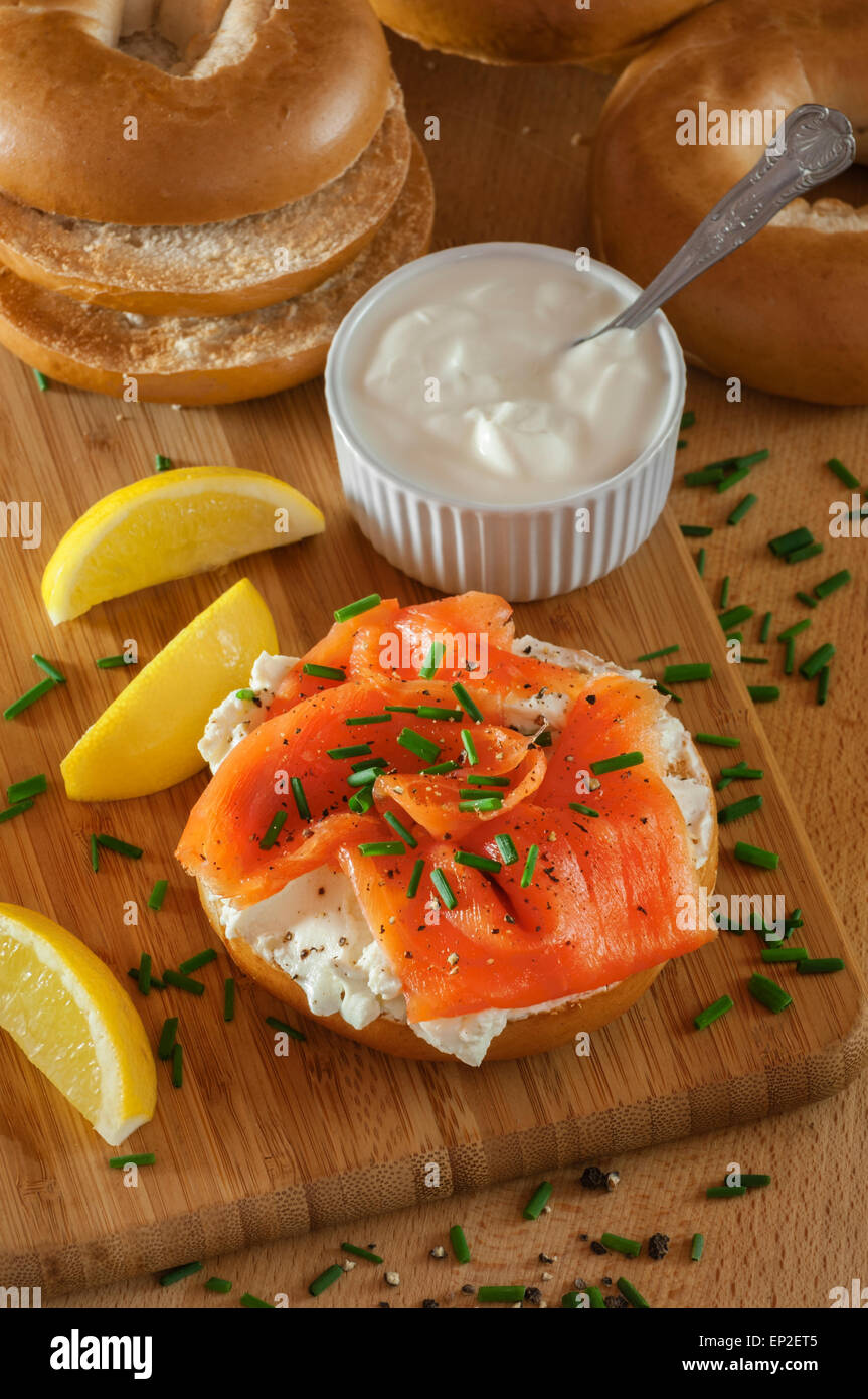 Salmone affumicato e bagel Foto Stock