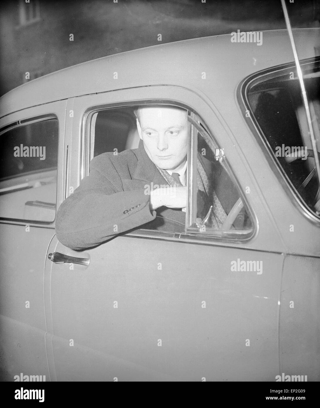 Edward Douglas-Scott-Montagu, terzo Barone Montagu di Beaulieu, a Winchester Crown Court, 17 marzo 1954. Foto Stock