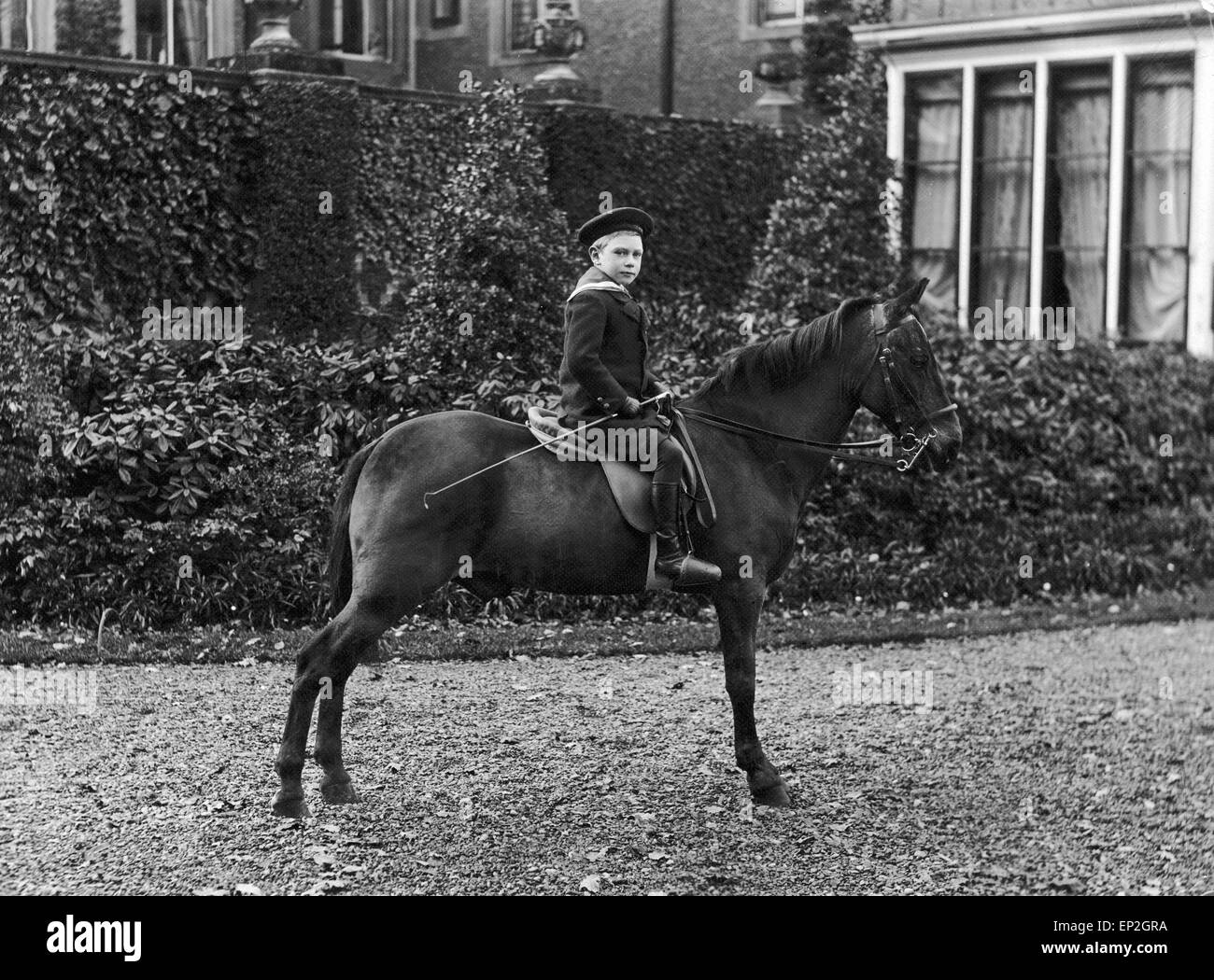 Ritratto del duca di York, per poi essere re George VI, a cavallo. 1902. Foto Stock