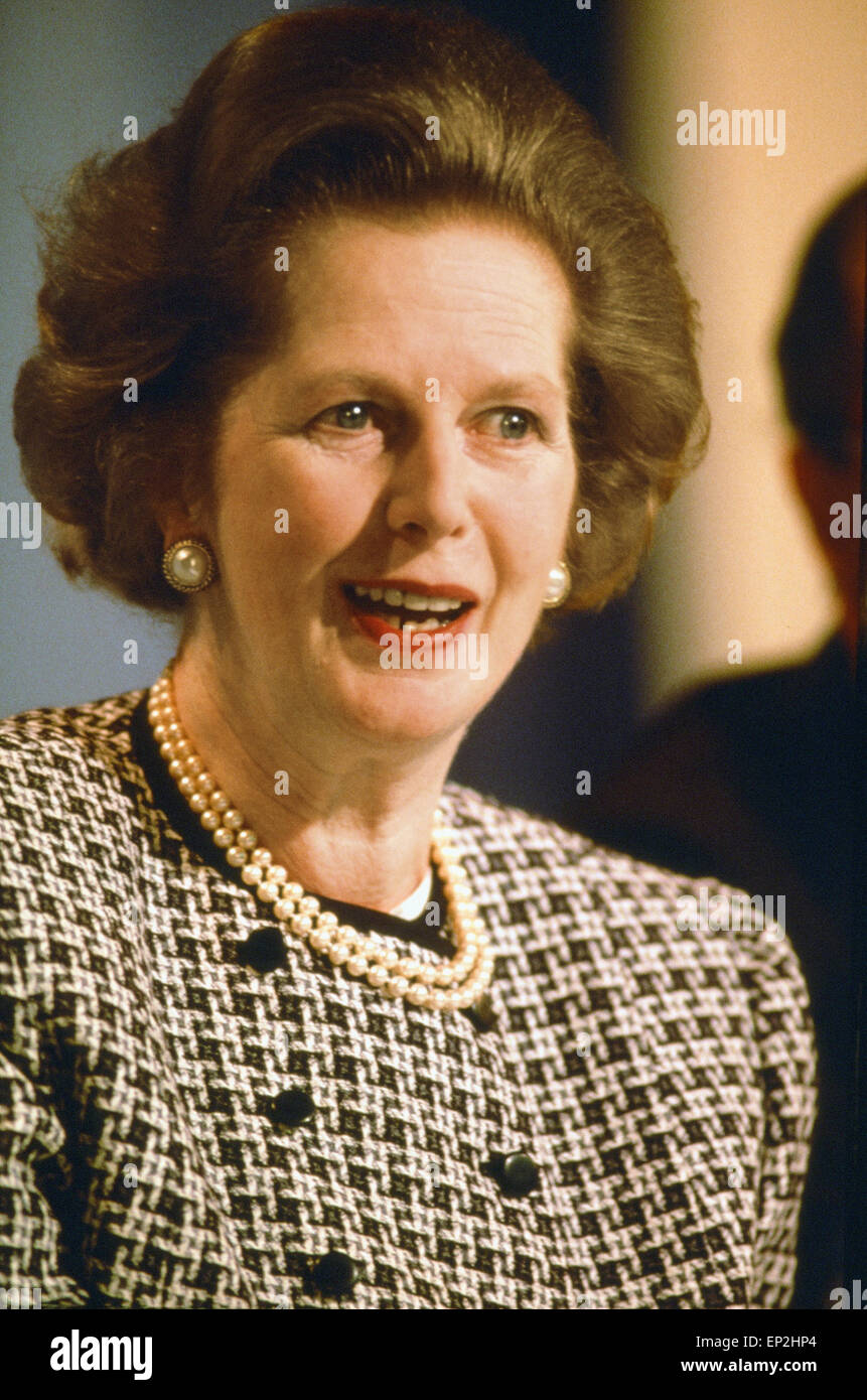 Margaret Thatcher PM, campagna elettorale incontro, Giugno 1987. Foto Stock