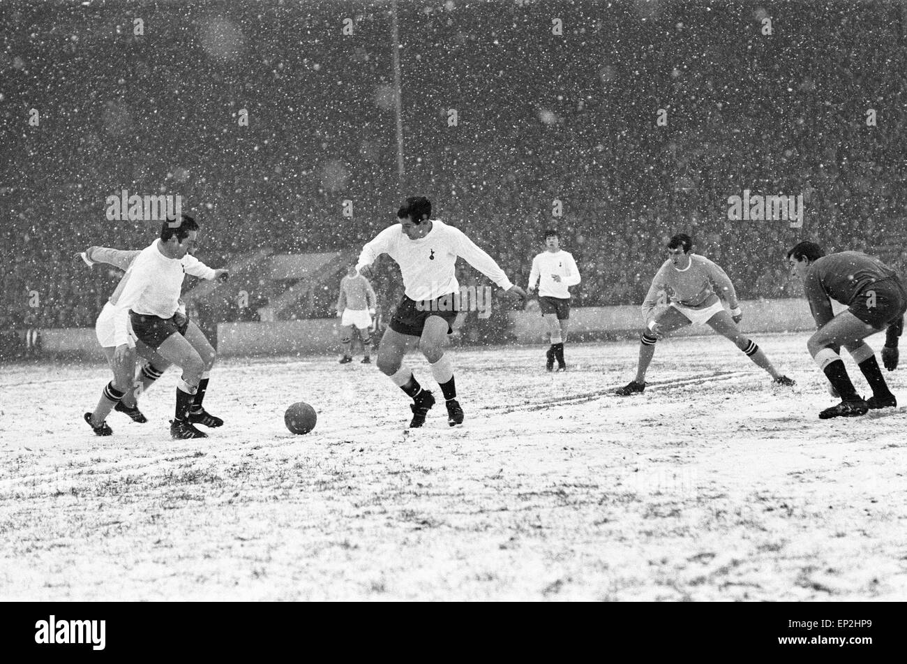 Manchester City v Tottenham Hotspur league a Maine Road, sabato 9 dicembre 1967. Punteggio finale: Manchester City 4-1 Tottenham Foto Stock