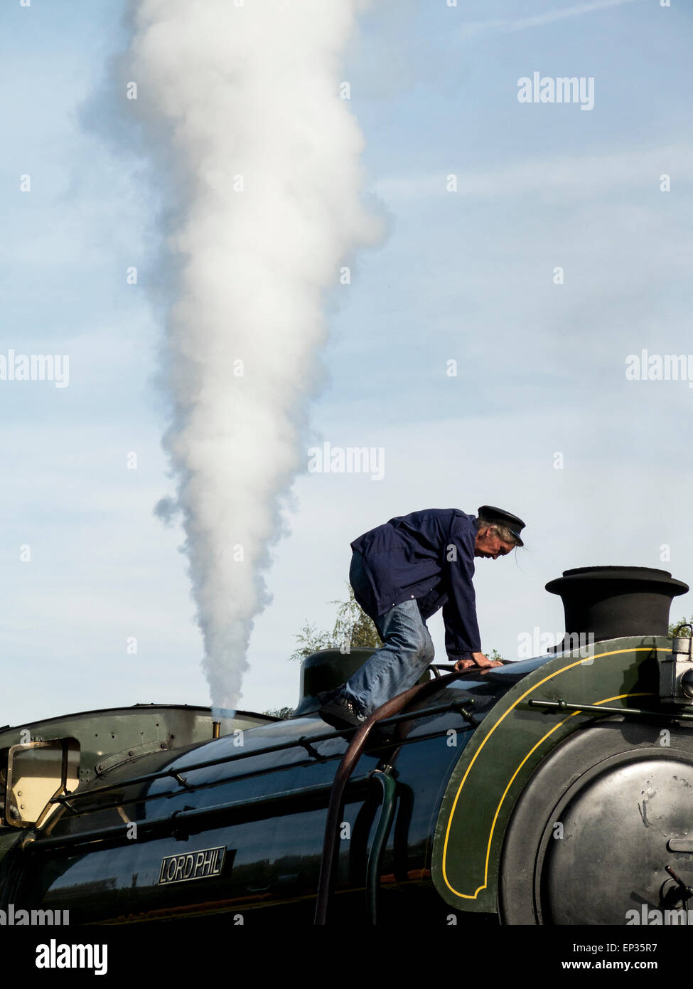 Vintage locomotiva a vapore Signore Phil, al Picco di rampa , Rowsley, Matlock,Derbyshire, Regno Unito Foto Stock Vintage locomotiva a vapore Signore Phil, al Picco di rampa , Rowsley, Matlock,Derbyshire, Regno Unito Foto Stock