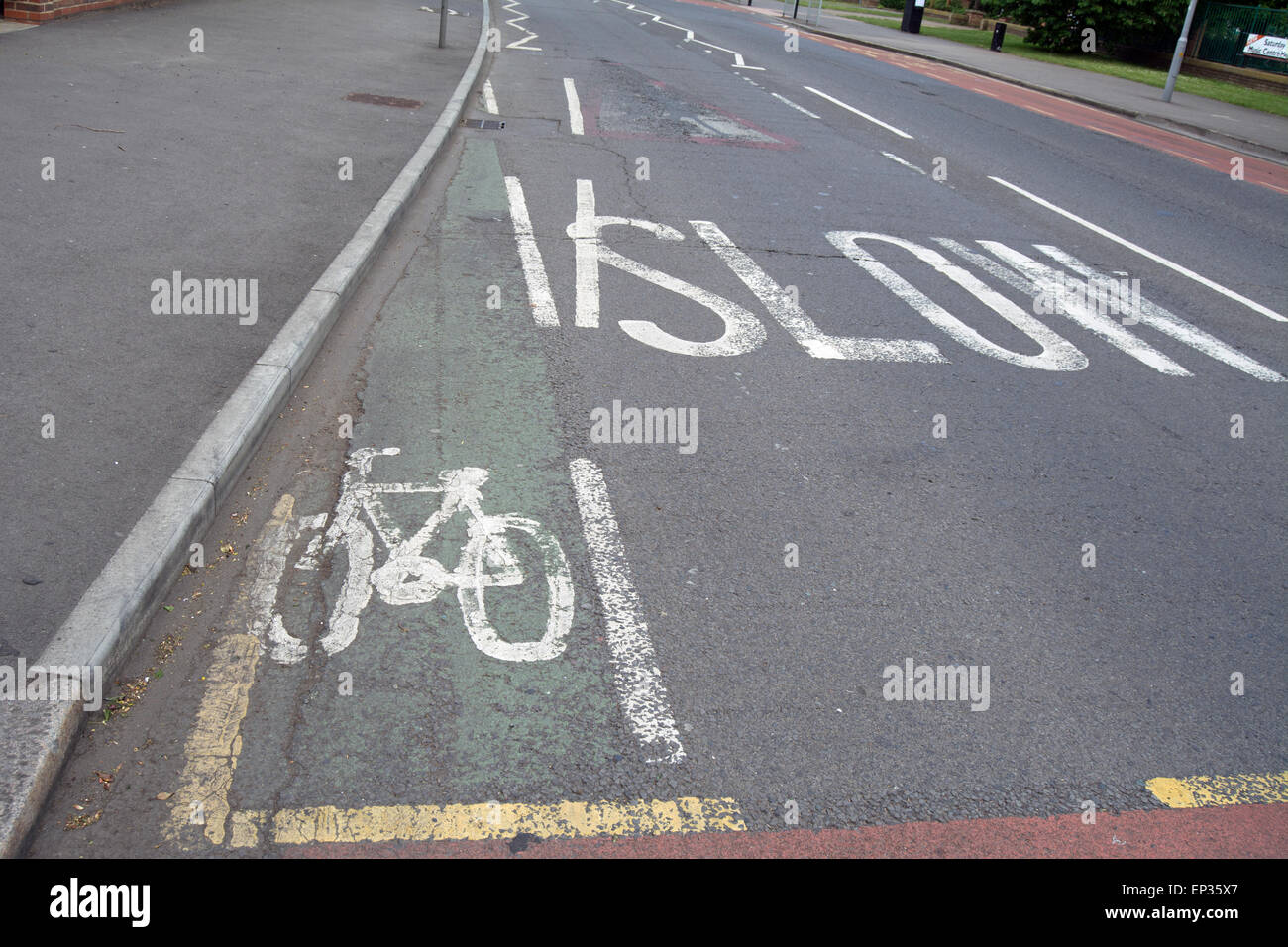 Indicazioni stradali per un ciclo molto breve lane, Kingston upon Thames Surrey, Inghilterra Foto Stock