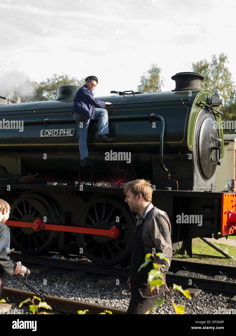 Vintage locomotiva a vapore Signore Phil, al Picco di rampa , Rowsley, Matlock,Derbyshire, Regno Unito Foto Stock Vintage locomotiva a vapore Signore Phil, al Picco di rampa , Rowsley, Matlock,Derbyshire, Regno Unito Foto Stock