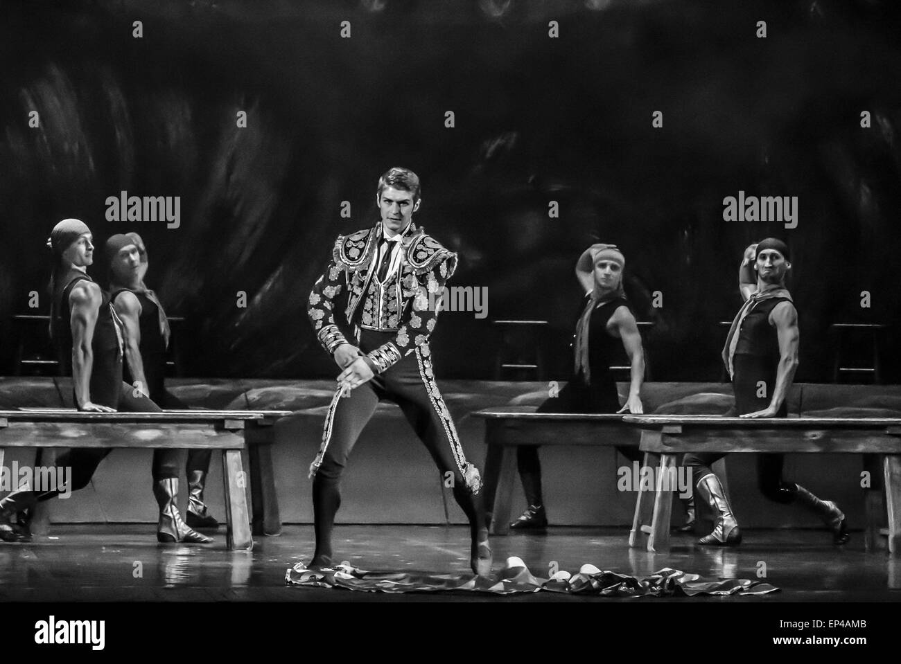 13 maggio 2015 - Kiev nazionale teatro dell'Operetta mostrava il balletto ''Carmen Suite" diretto da Vadim Prokopenko. (Credito Immagine: © Igor Golovniov/ZUMA filo) Foto Stock