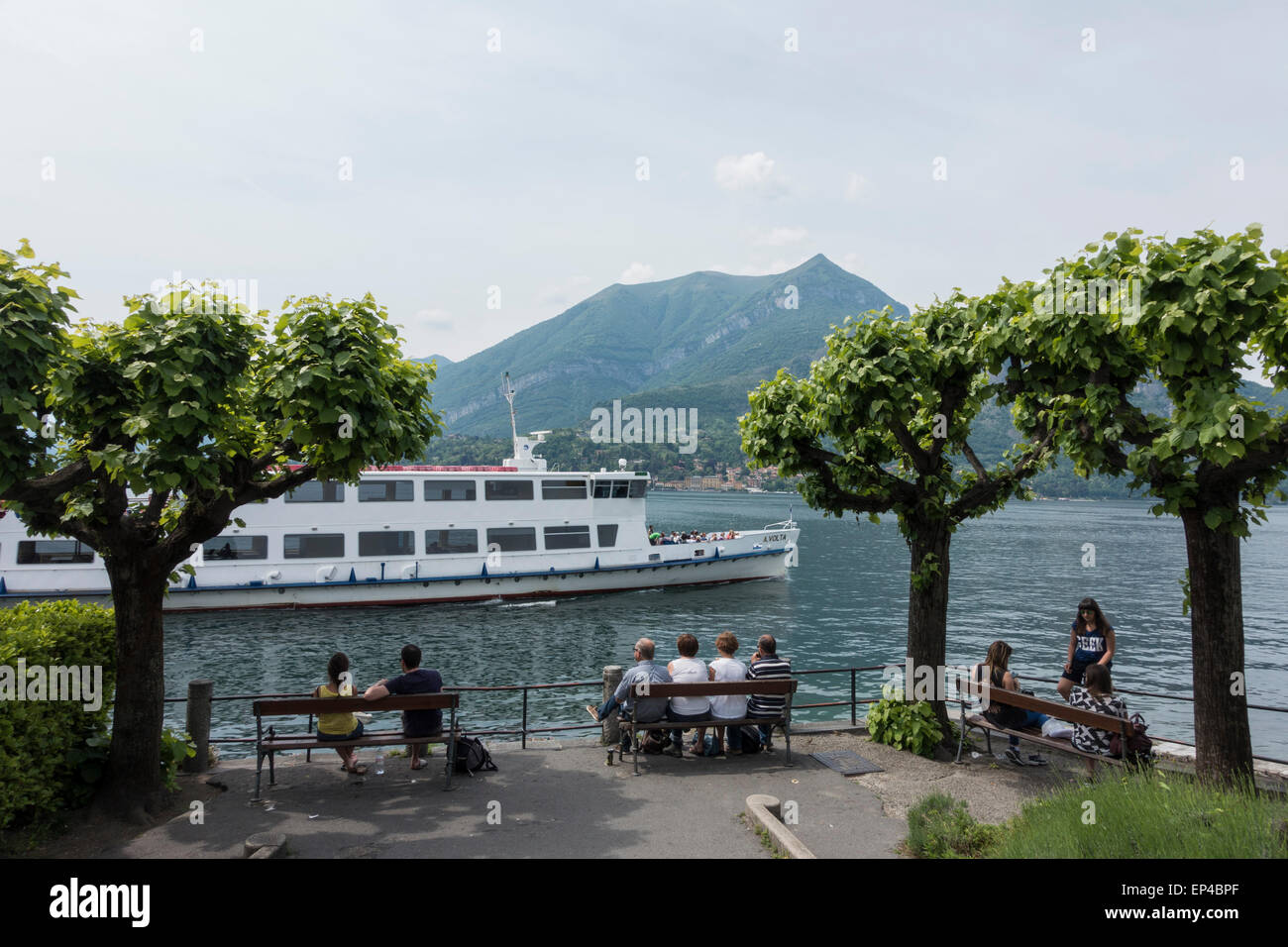 Ristorante esterno a Bellagio Lago di Como lombardia italia Foto Stock