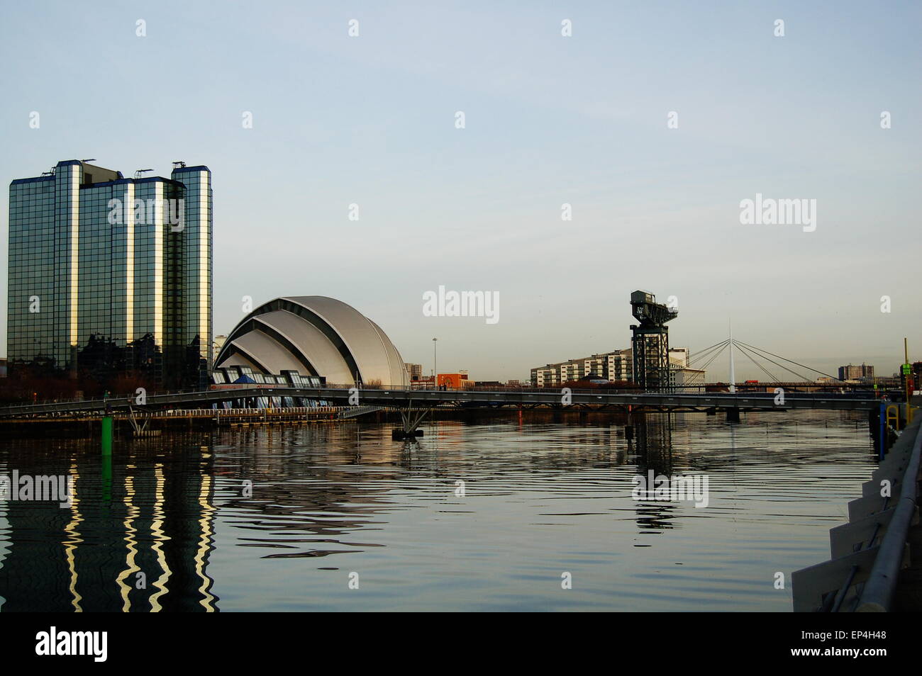 Una vista del fiume Clyde a Glasgow, in Scozia. Foto Stock