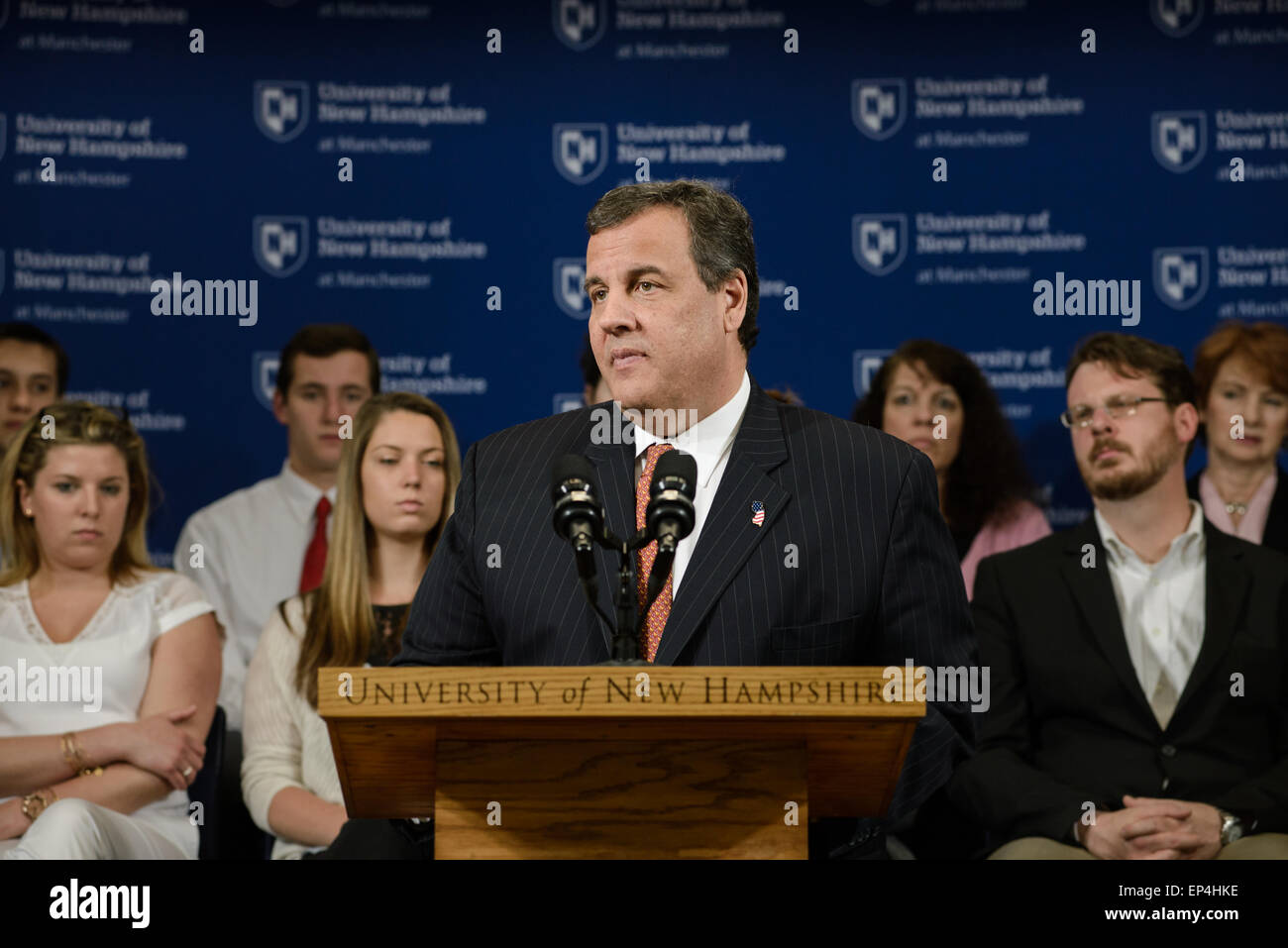 Manchester, New Hampshire, Stati Uniti d'America. Il 12 maggio 2015. New Jersey Governatore e il potenziale candidato presidenziale Chris Christie dà un indirizzo economico presso l'Università del New Hampshire a Manchester, New Hampshire. Credito: Julian Russell/Alamy Live News Foto Stock