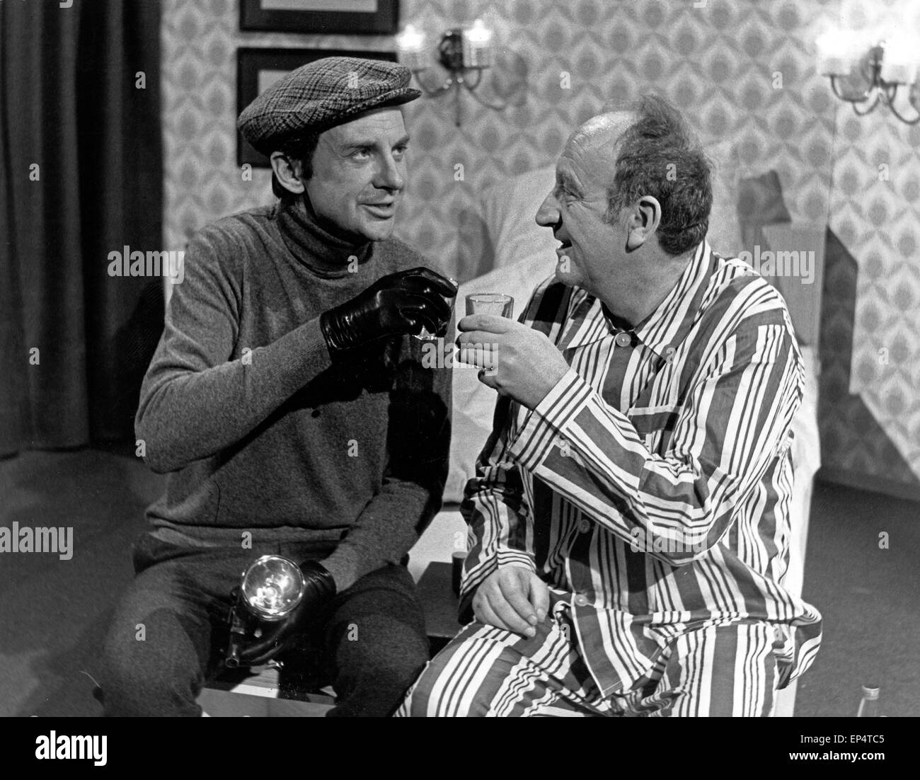 Ein Paar verrücktes, Fernsehserie, Deutschland 1977 - 1980, Sketchserie, Darsteller: Harald Juhnke, Uwe Dallmeier Foto Stock