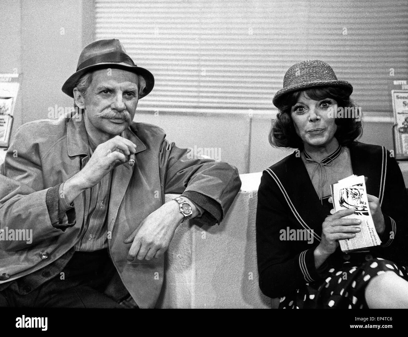 Ein Paar verrücktes, Fernsehserie, Deutschland 1977 - 1980, Sketchserie, Darsteller: Harald Juhnke, Grit Böttcher Foto Stock