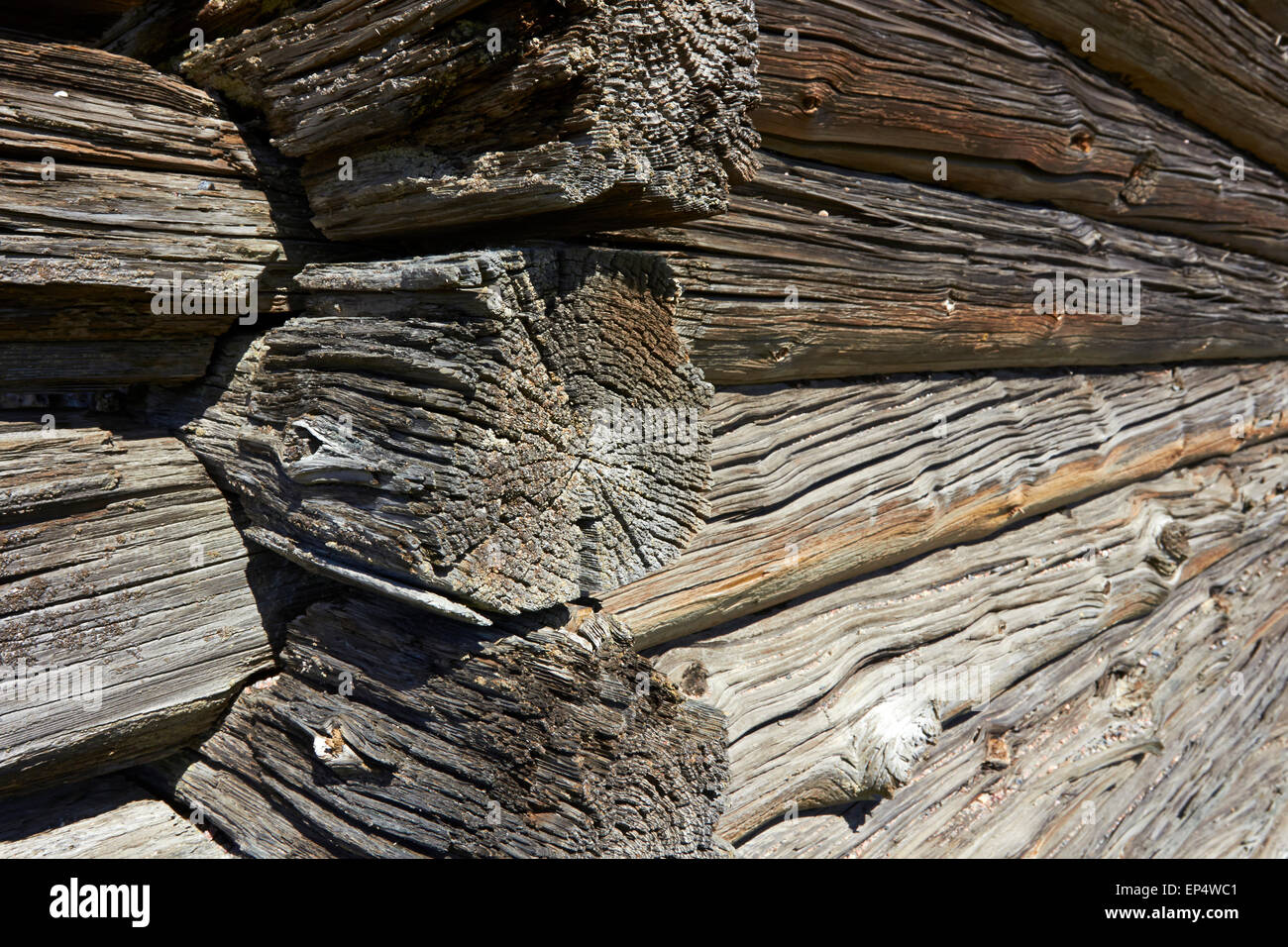 Vecchi log in log fienile spigolo di parete, Finlandia Foto Stock