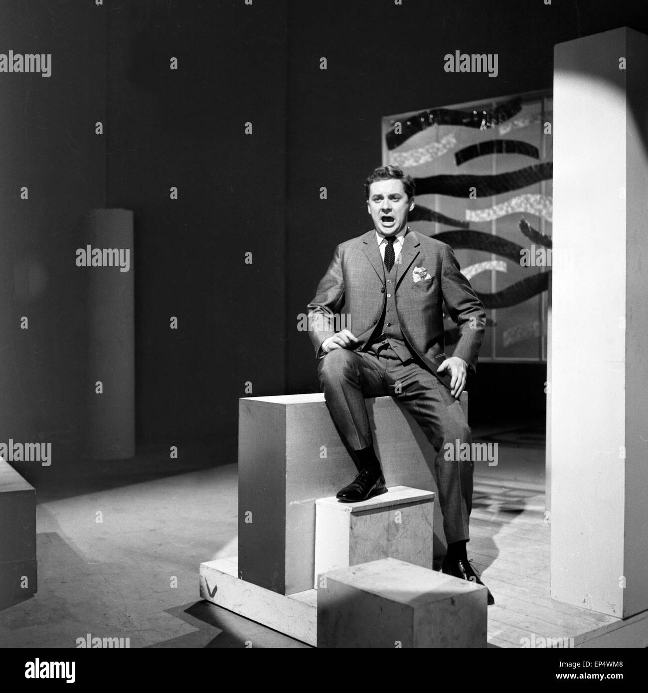 Werner Müllers Schlagermagazin, Musiksendung, Deutschland 1962, Regie: Klaus Überall, Gaststar: Harald Juhnke Foto Stock